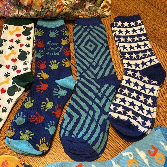 Children’s Lot of 9 pairs of fun colorful Socks NWOT Great new condition - Picture 3 of 8
